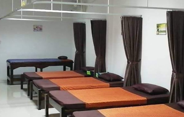 チェンマイのタイ古式マッサージスクール「V-チェンマイ」の近隣タイ古式マッサージ店